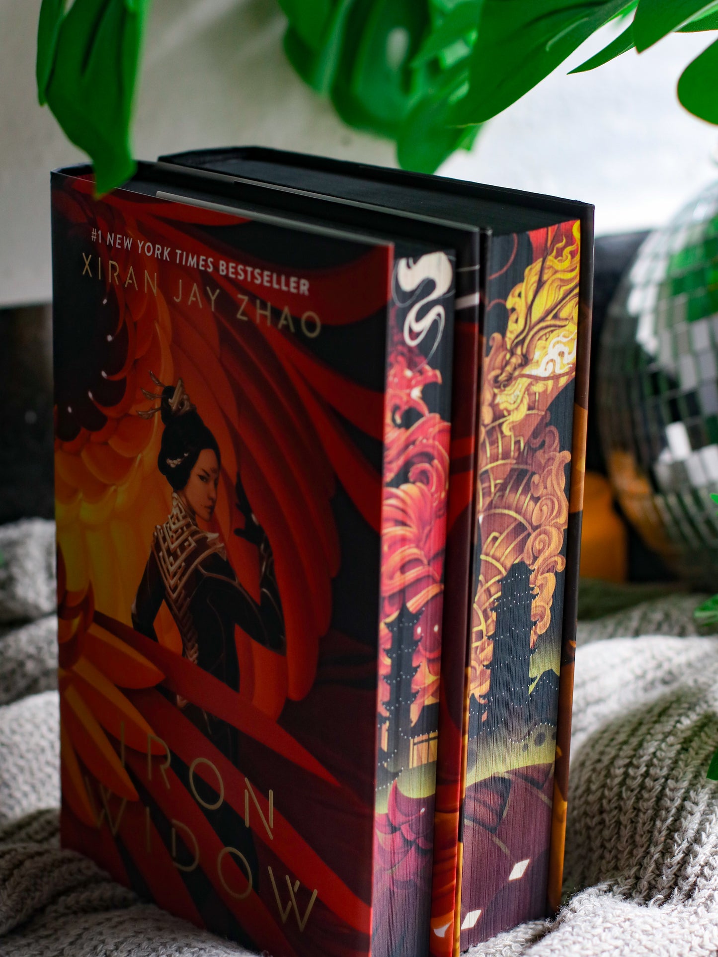 Iron Widow Set - Sprayed Edges